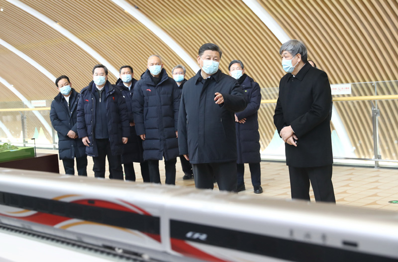 这是1月19日下午，习近平在京张高铁太子城站考察调研。