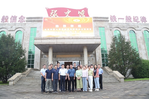 市重大项目办机关工会组织干部职工赴66325部队开展共建活动.jpg