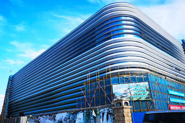 冬运中心综合训练馆西侧及北侧幕墙施工完成.jpg 冬运中心综合训练馆西侧及北侧幕墙施工完成.jpg